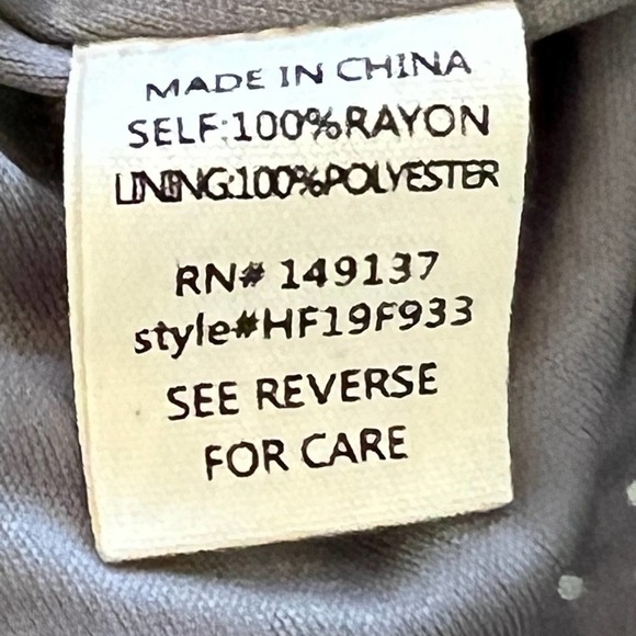 FASHION ON EARTH DOTTED FAUX WRAP‎ TIE FRONT SIDE ZIP SHORT GRAY/WHITE LARGE NWT - Picture 11 of 11